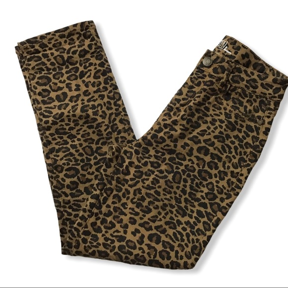 Time & Tru Leopard Hi Rise Straight Crop Jeans 2 - Picture 1 of 12